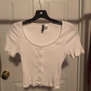 H & M Women’s white button up crop top